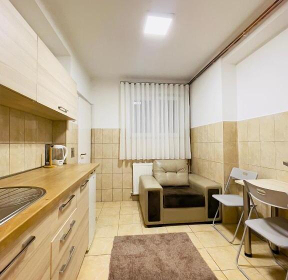 پانسیون Pristinanest