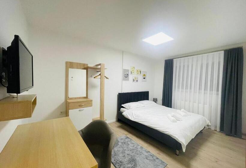 پانسیون Pristinanest