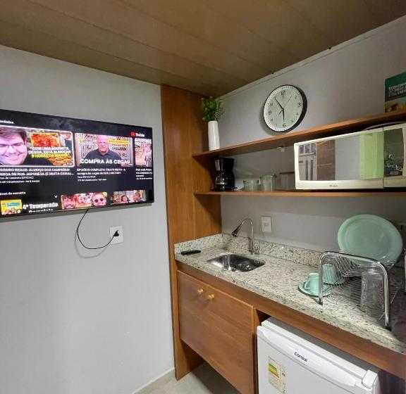 膳宿费 Suíte Independente Com Ar, Wifi, Smartv E Cozinha