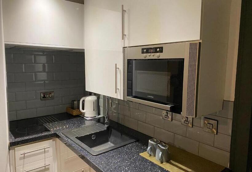 پانسیون The Suite No48