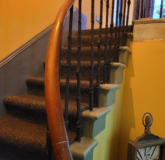 پانسیون The Suite No48