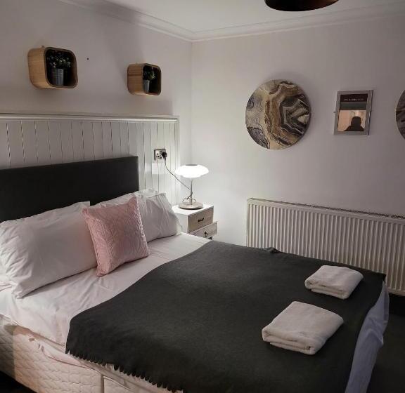 پانسیون The Suite No48