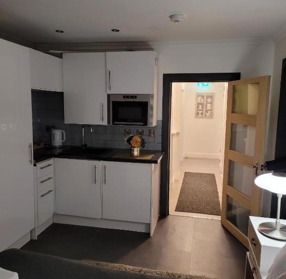 پانسیون The Suite No48