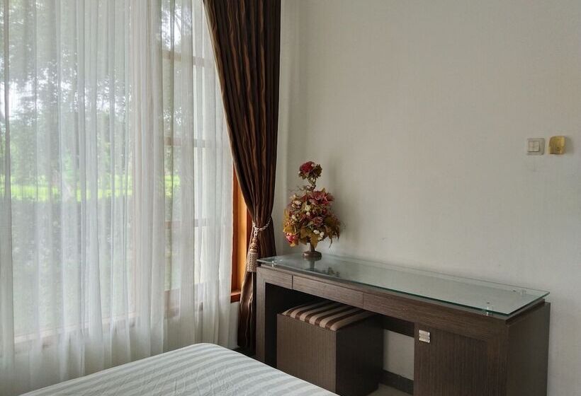 Пансион Twin Guest House Grand Wisata