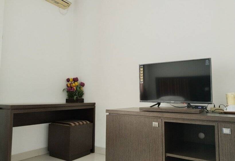 Пансион Twin Guest House Grand Wisata