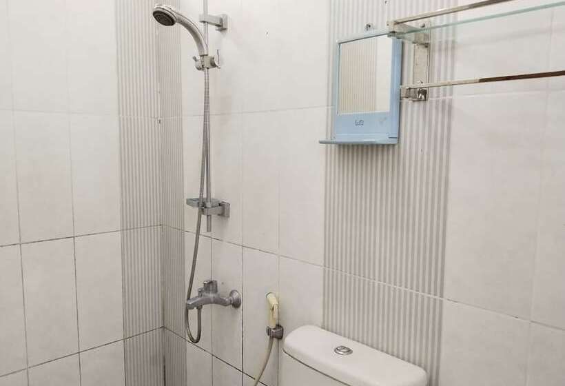 Пансион Twin Guest House Grand Wisata