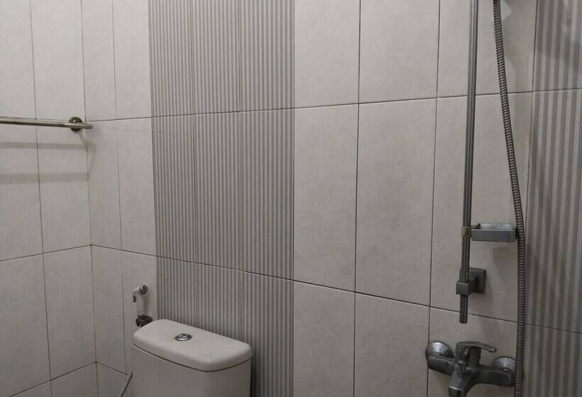 Пансион Twin Guest House Grand Wisata