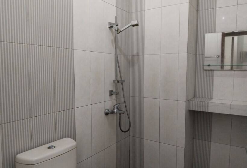 Пансион Twin Guest House Grand Wisata