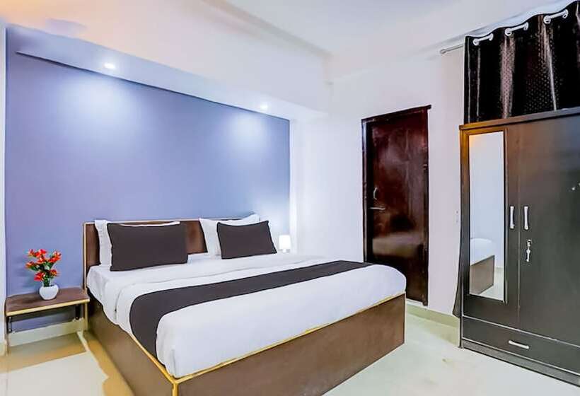 Roomshala 154 Hotel Atharv