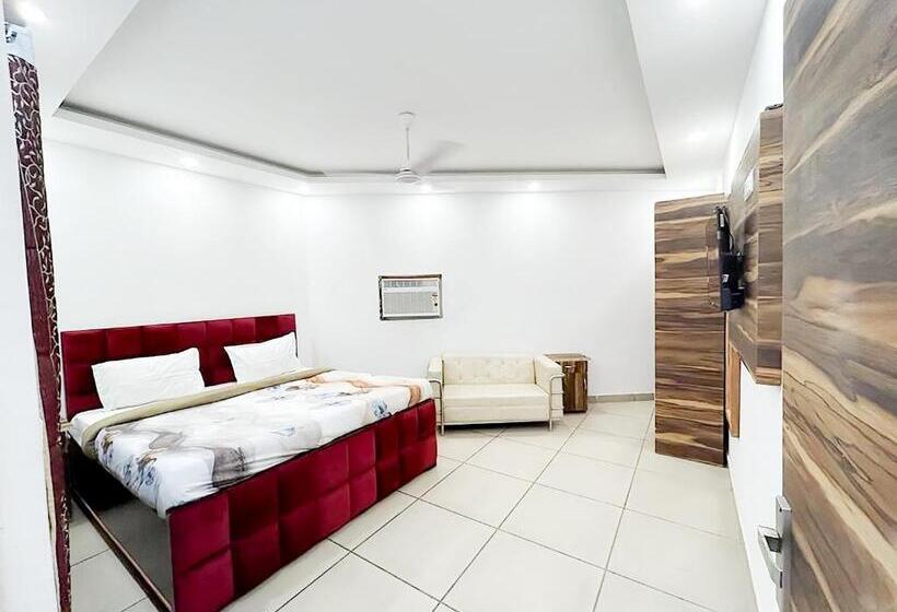 Roomshala 154 Hotel Atharv