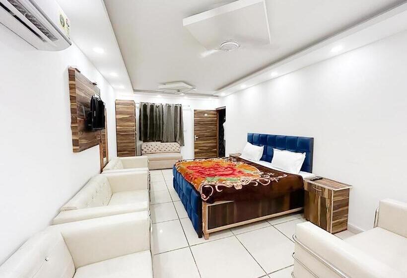 Roomshala 154 Hotel Atharv