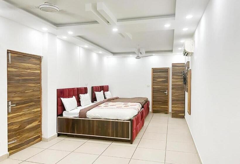 Roomshala 154 Hotel Atharv