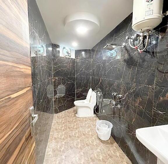 Roomshala 154 Hotel Atharv