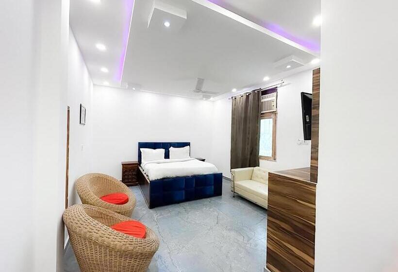 Roomshala 154 Hotel Atharv