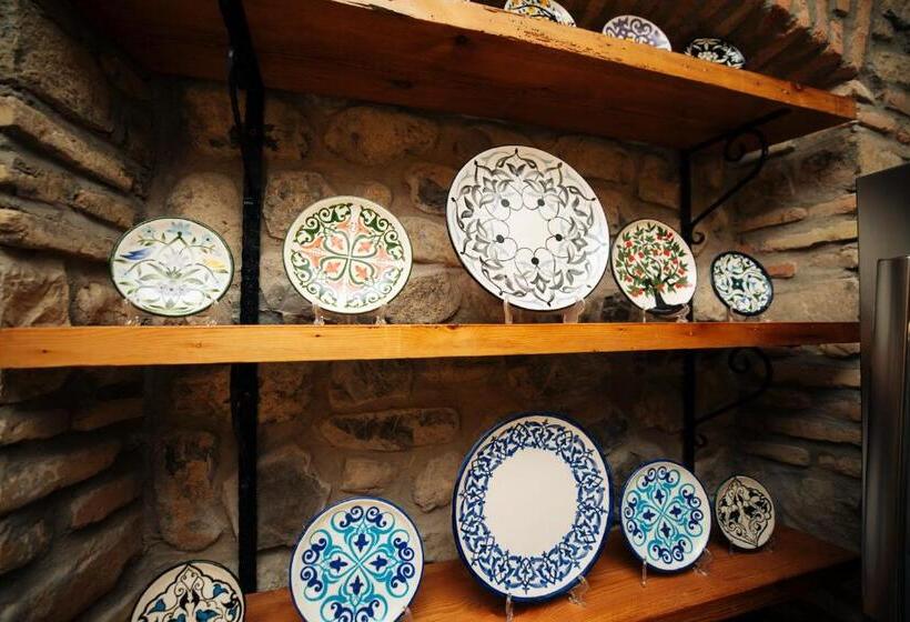 هاستل Art Hotel By Abad Guest