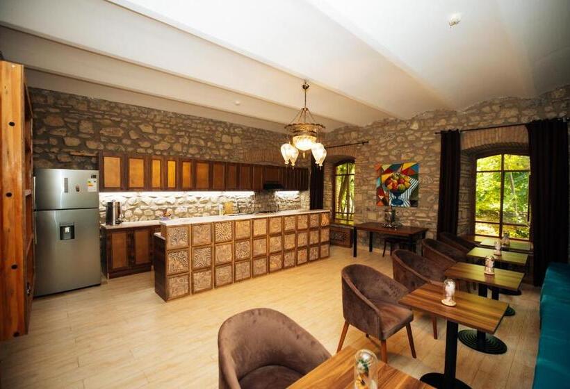 هاستل Art Hotel By Abad Guest