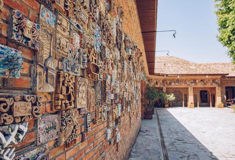 هاستل Art Hotel By Abad Guest