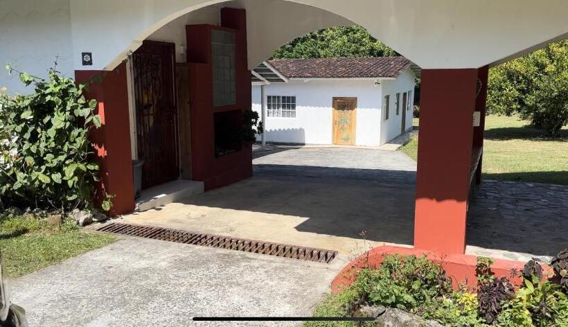 مبيت وإفطار Casa Naturaleza