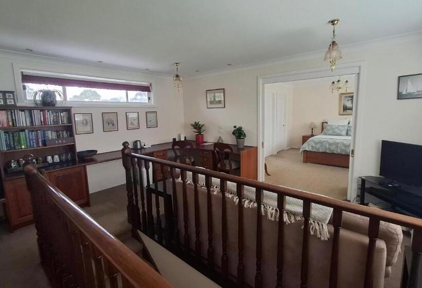 Blackburn Lake Bed And Breakfast