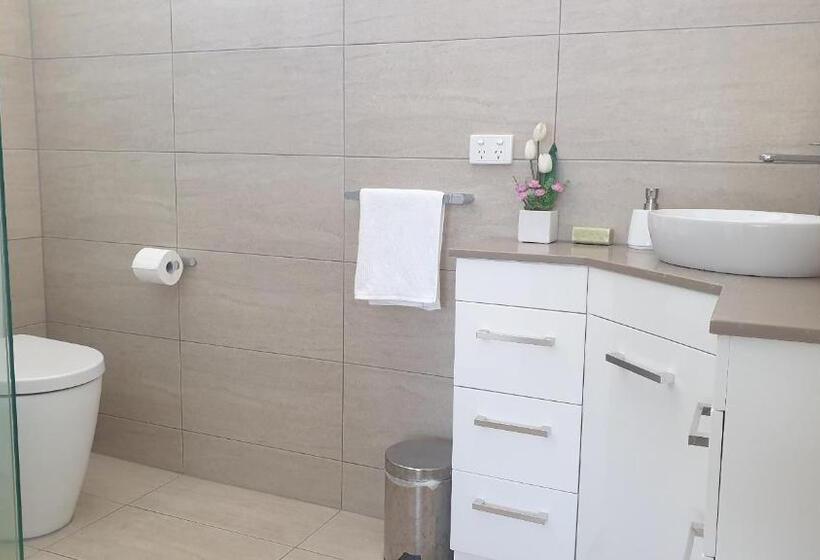 Blackburn Lake Bed And Breakfast