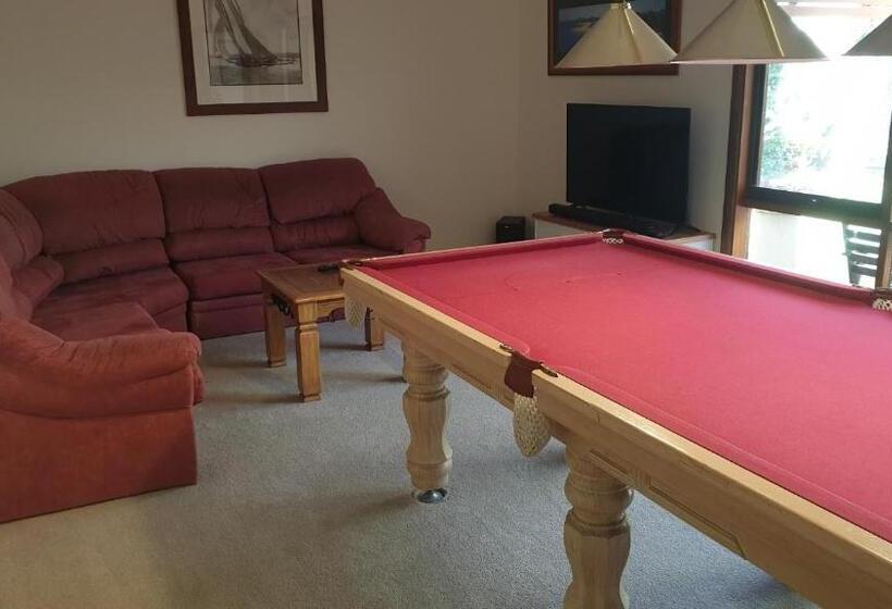 Blackburn Lake Bed And Breakfast