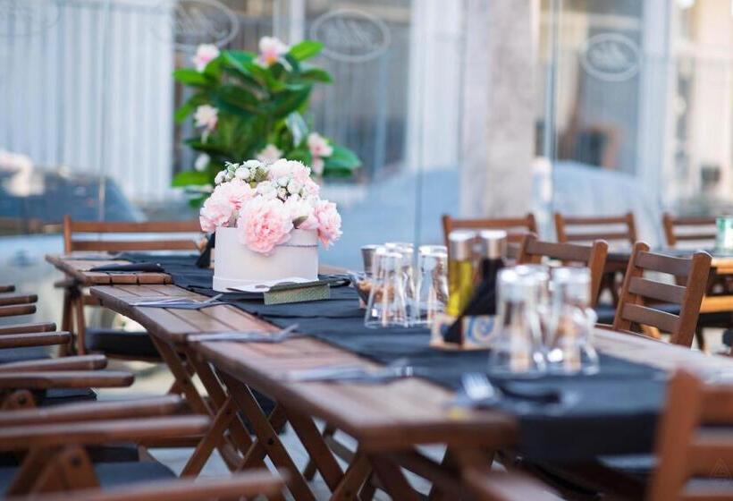 酒店 Adeti Residence