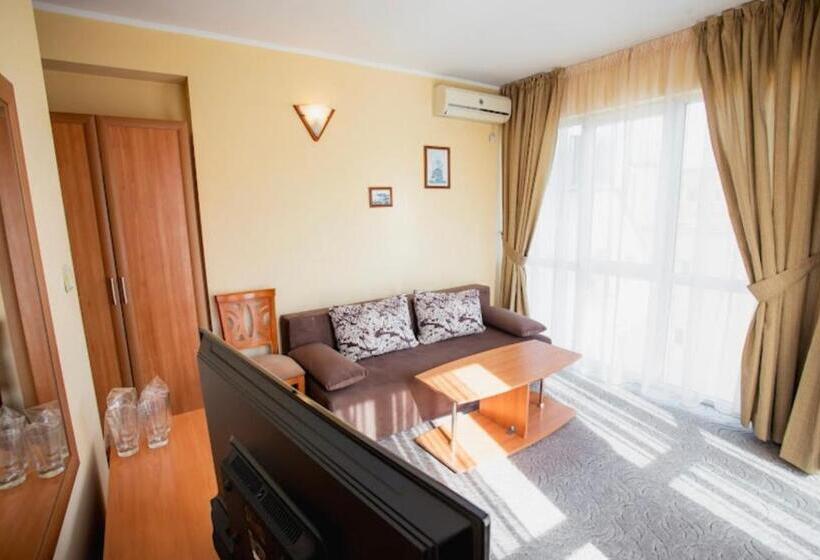 酒店 Adeti Residence