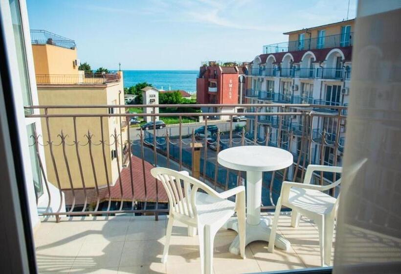 酒店 Adeti Residence