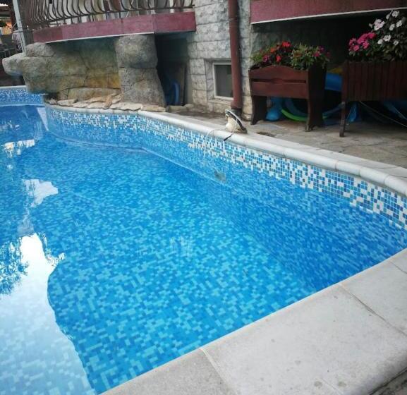 هتل Adeti Residence