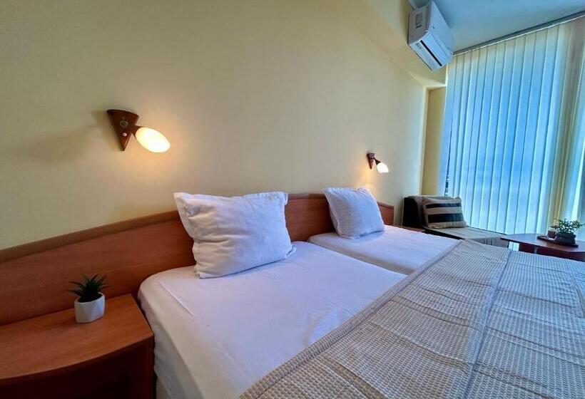 酒店 Adeti Residence