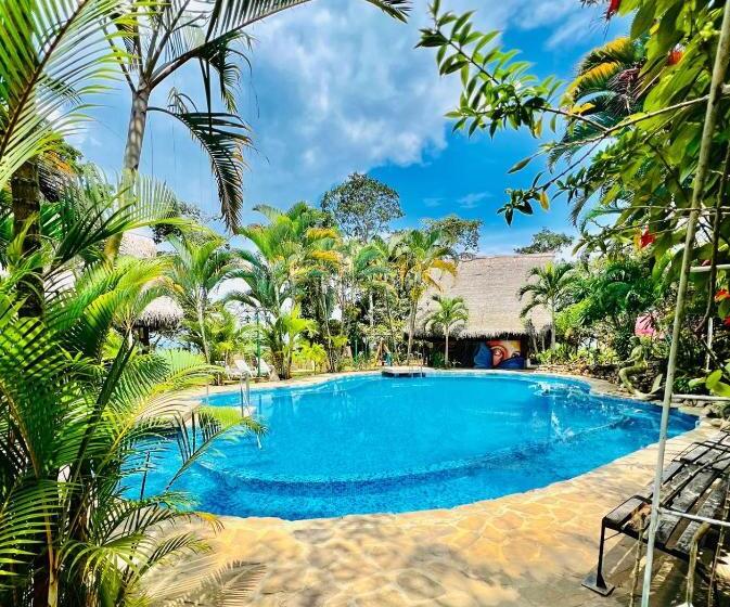 هتل Casa Hospedaje Sangapilla