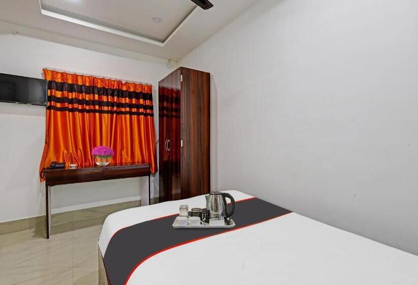 ホテル O Lakhi Guest House