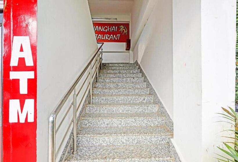 ホテル O Lakhi Guest House