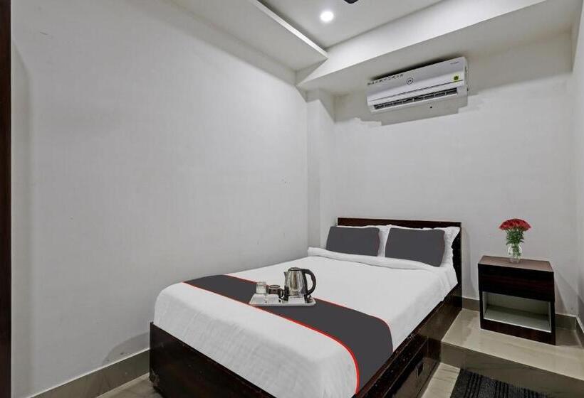 ホテル O Lakhi Guest House