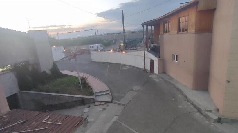 Отель Continental New