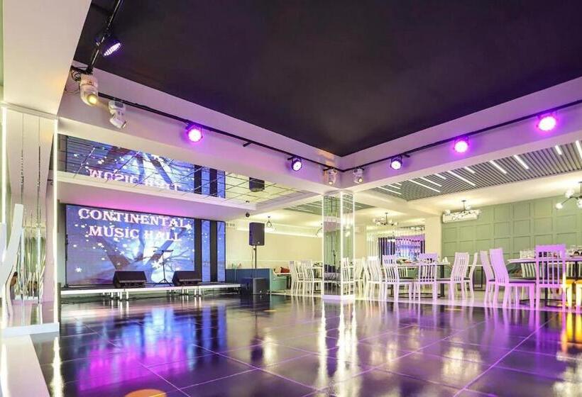 Отель Continental New