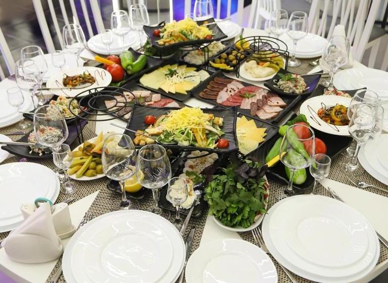 Отель Continental New