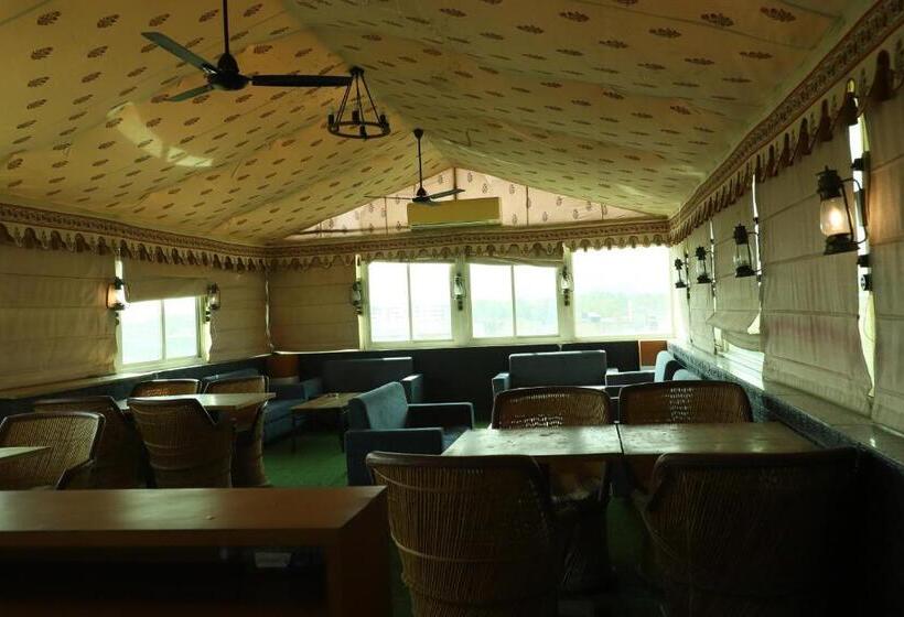 בית מלון כפרי Flora