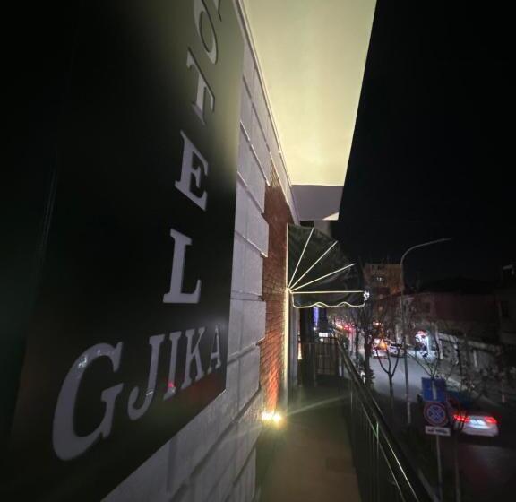 בית מלון כפרי Gjika