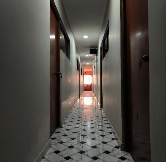 هتل Hostal Venecia