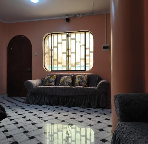 هتل Hostal Venecia