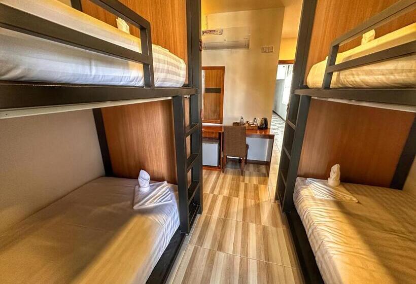 בית מלון כפרי Hostel By Monsoon Riverside