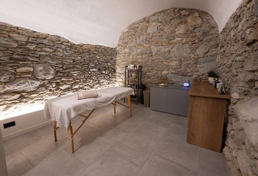 Отель La Svolta Foresteria