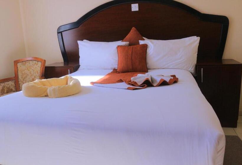 Отель Okavango Roadside Guesthouse