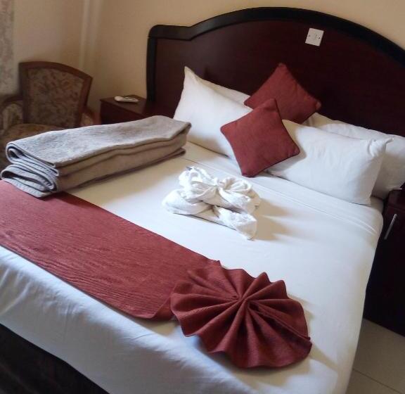 Отель Okavango Roadside Guesthouse