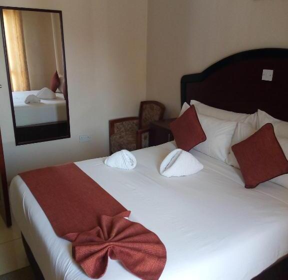 Отель Okavango Roadside Guesthouse