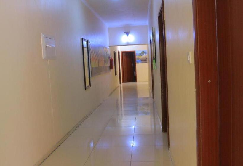 Отель Okavango Roadside Guesthouse