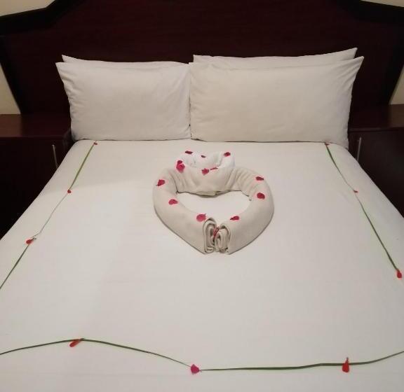 Отель Okavango Roadside Guesthouse