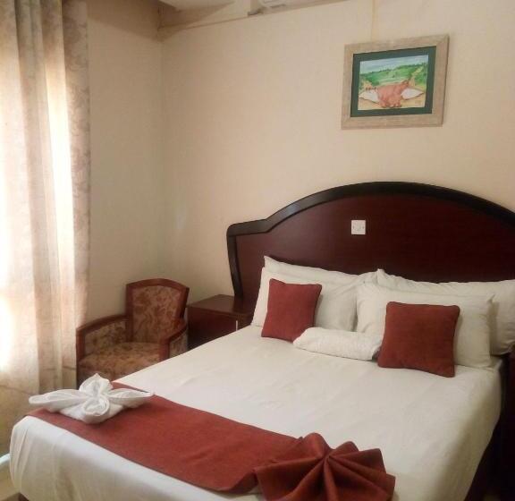 Отель Okavango Roadside Guesthouse