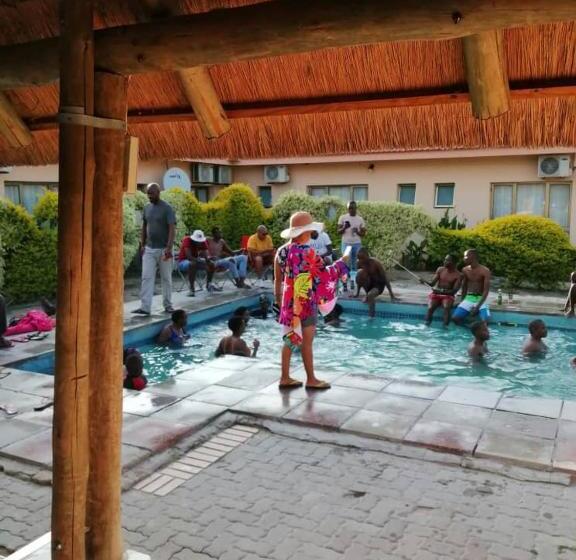 Отель Okavango Roadside Guesthouse